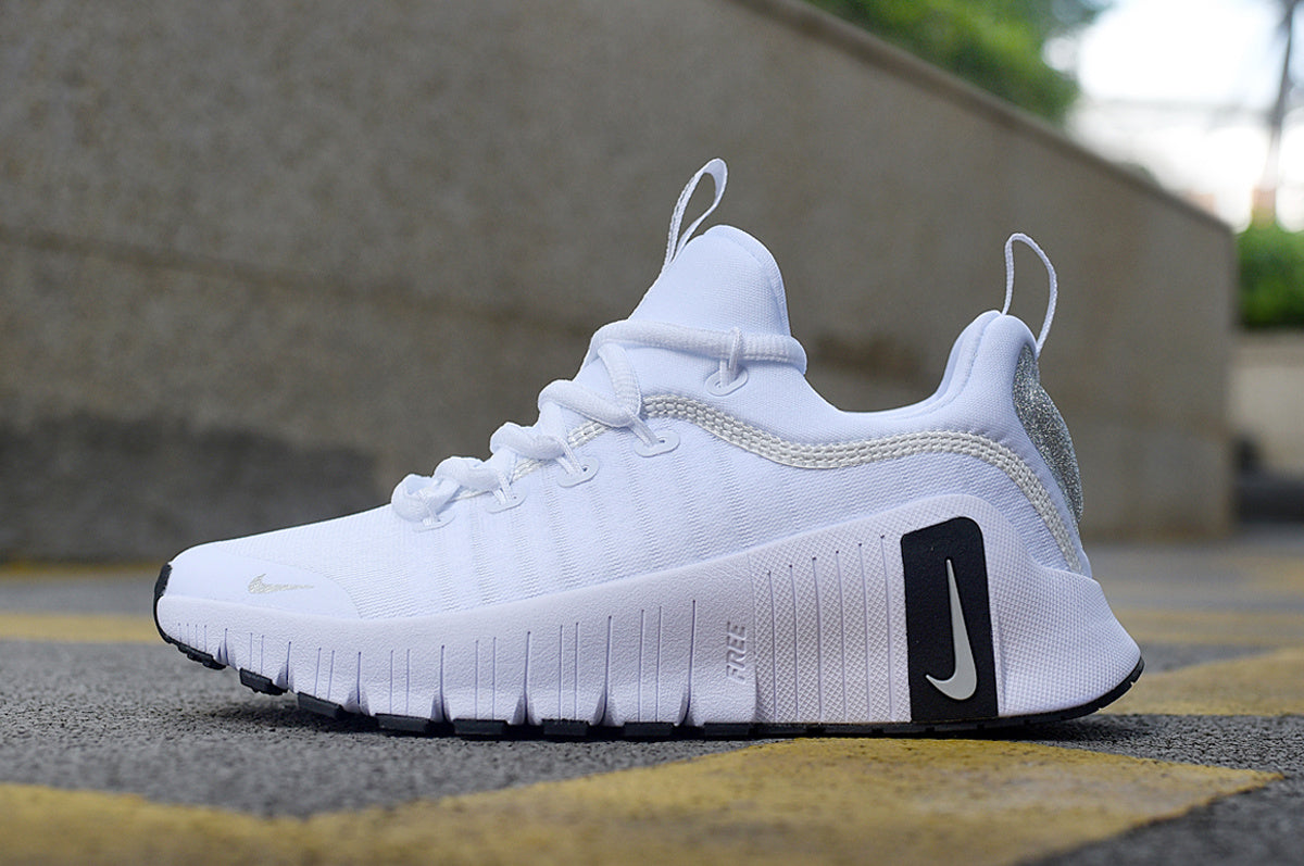 Nike White Low-Top Lace-Up Sneakers