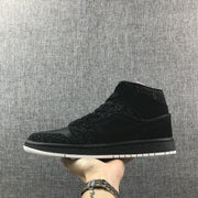 Jordan Air Jordan 1 Mid Black White 554724-001 Sneakers