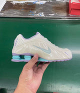 Nike Shox R4 Youth Sneakers in Cream and Lavender