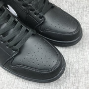 Jordan Air Jordan 1 Mid Black White 554724-049 Sneakers