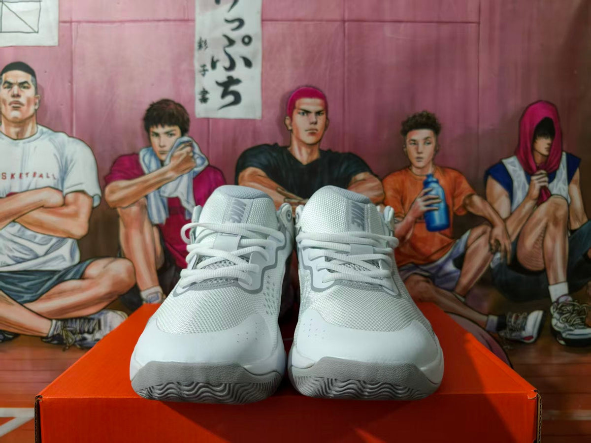 Nike White and Grey Sneakers