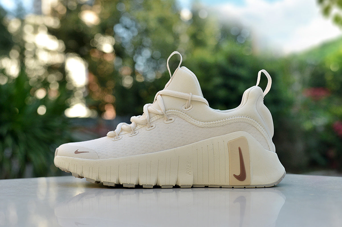 Nike Cream Low-Top Sneakers with Swoosh Detail