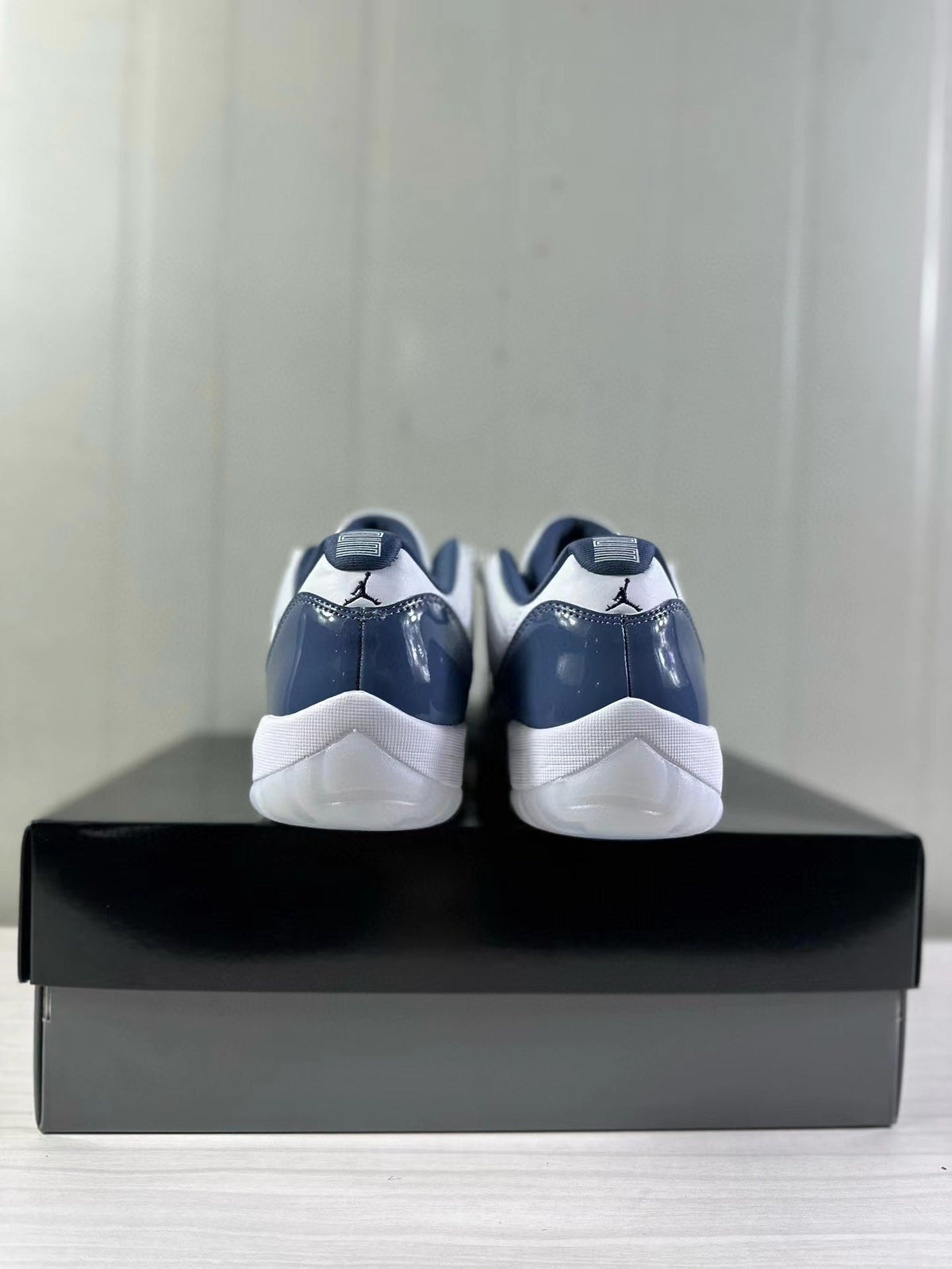 Jordan Air Jordan 11 Retro Low Diffused Blue FV5104-104