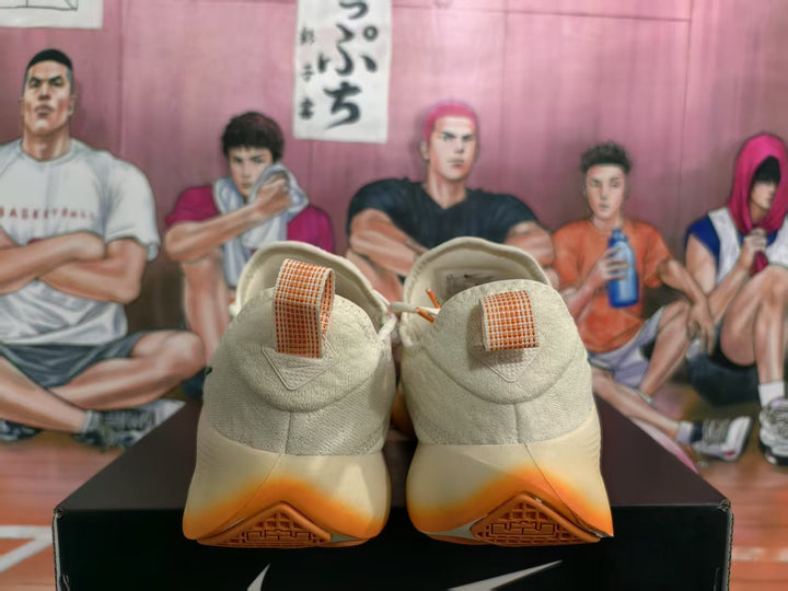 Nike Low-Top Sneakers Cream Green Orange