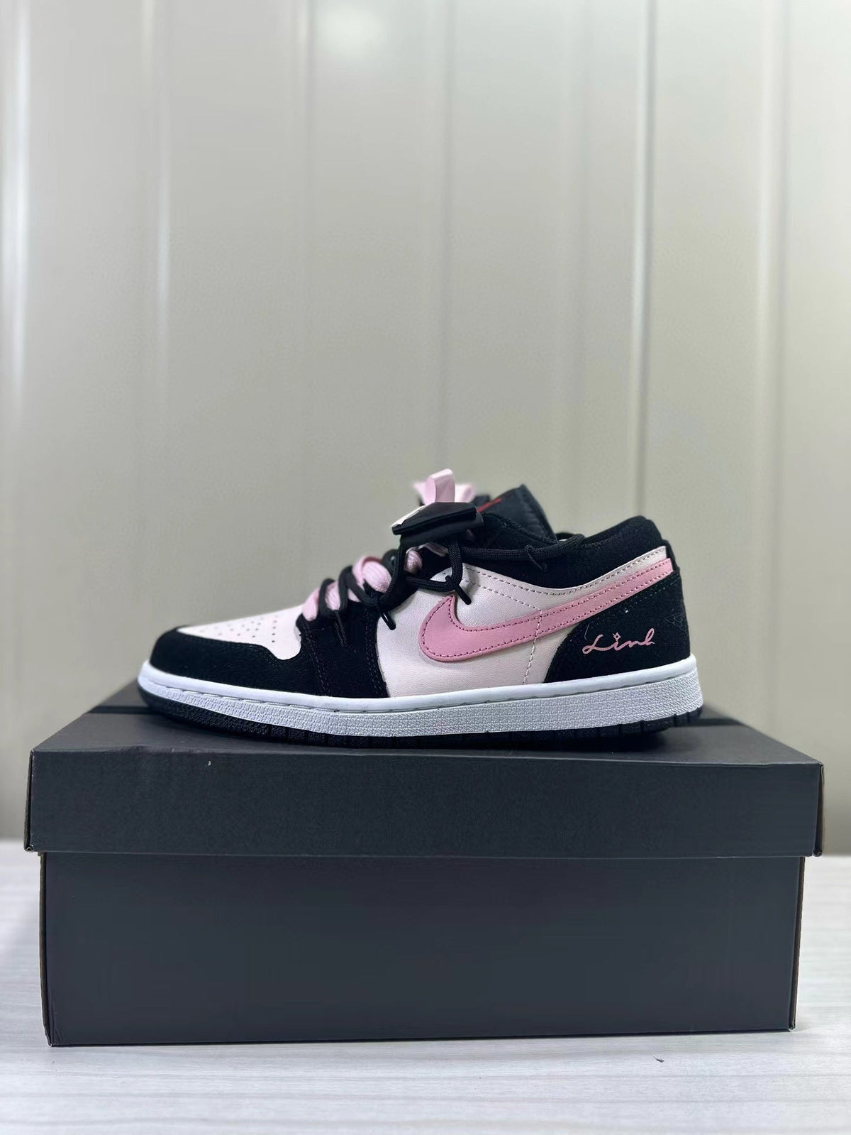 Jordan Air Jordan 1 Low SE Black Pink Sneakers DX4374-008