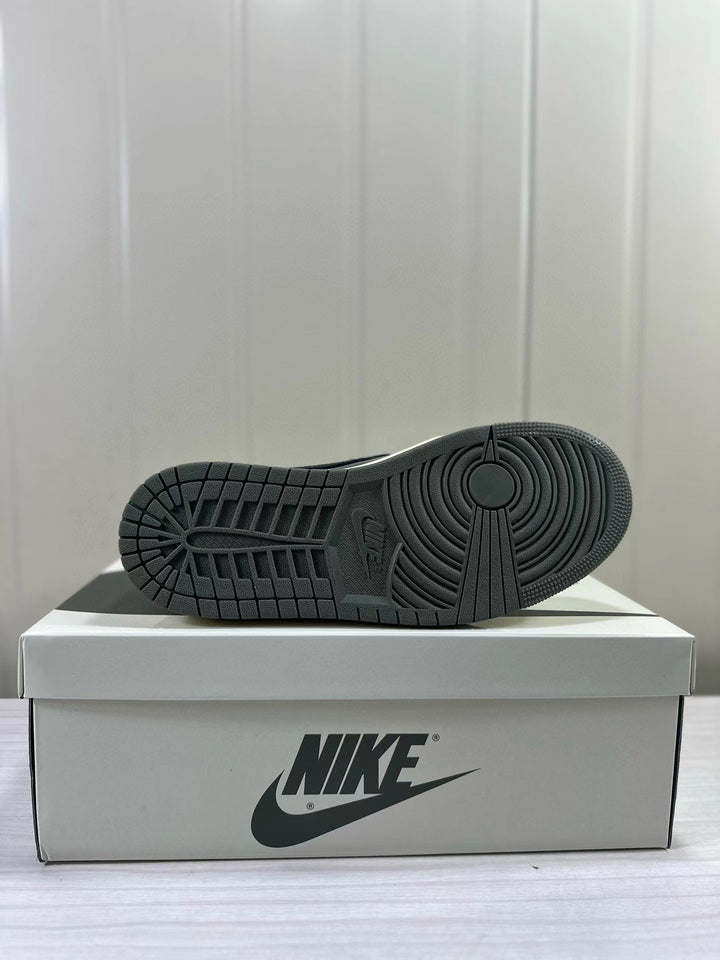 Jordan Air Jordan 1 Low OG Medium Olive DM7866-200