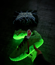 Nike HV9924-700 Halloween Green Sneakers