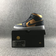 Jordan 1 Mid SE Black Gold Sneakers 852542-401