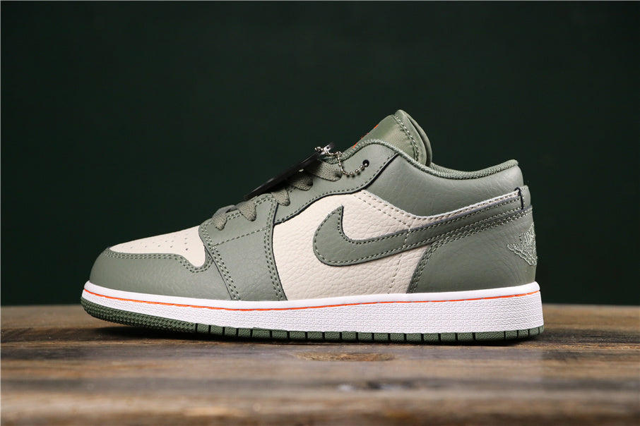 Jordan Low-Top Sneakers in Gray-Green