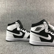 Jordan Air Jordan 1 High Black and White Sneakers 554724-113