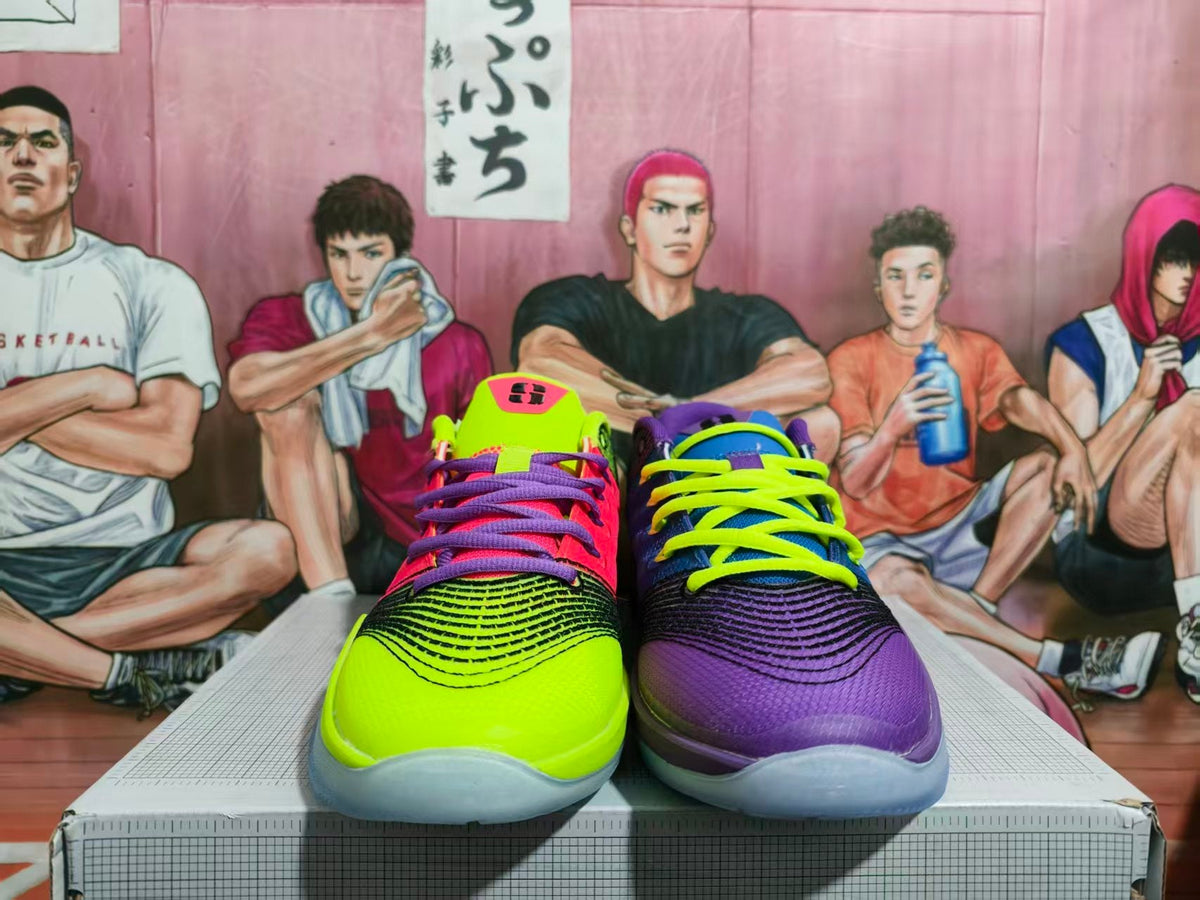 Nike Mismatched Color Basketball Sneakers