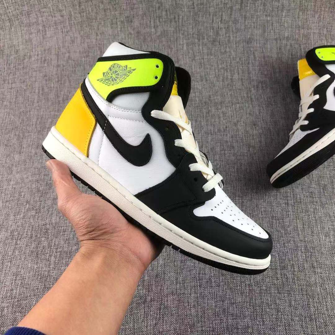 Jordan Air Jordan 1 High OG Volt Gold Sneakers 555088-118
