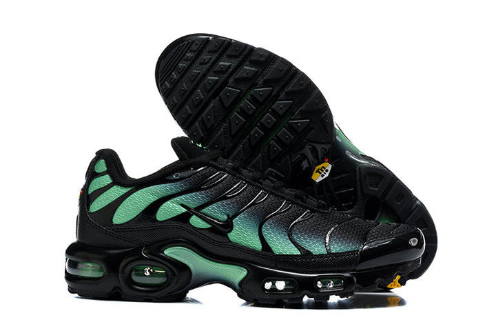 Nike Air Max Plus Black and Green Sneakers DM0032-043